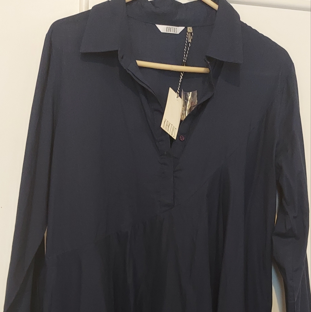 Women Dresse - size large, color Navy blue